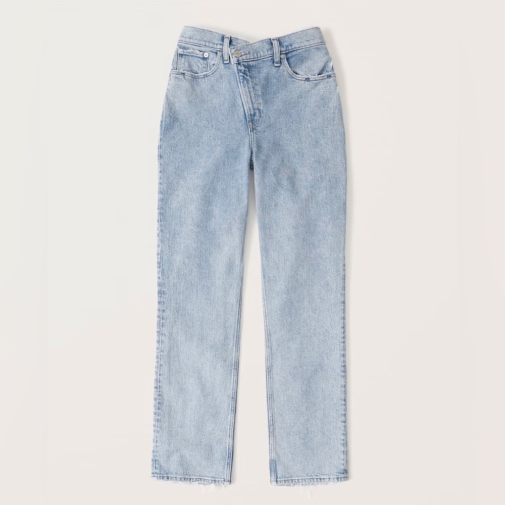 Abercrombie & Fitch Curve Love The 90’s Straight Ultra High Rise Light Wash